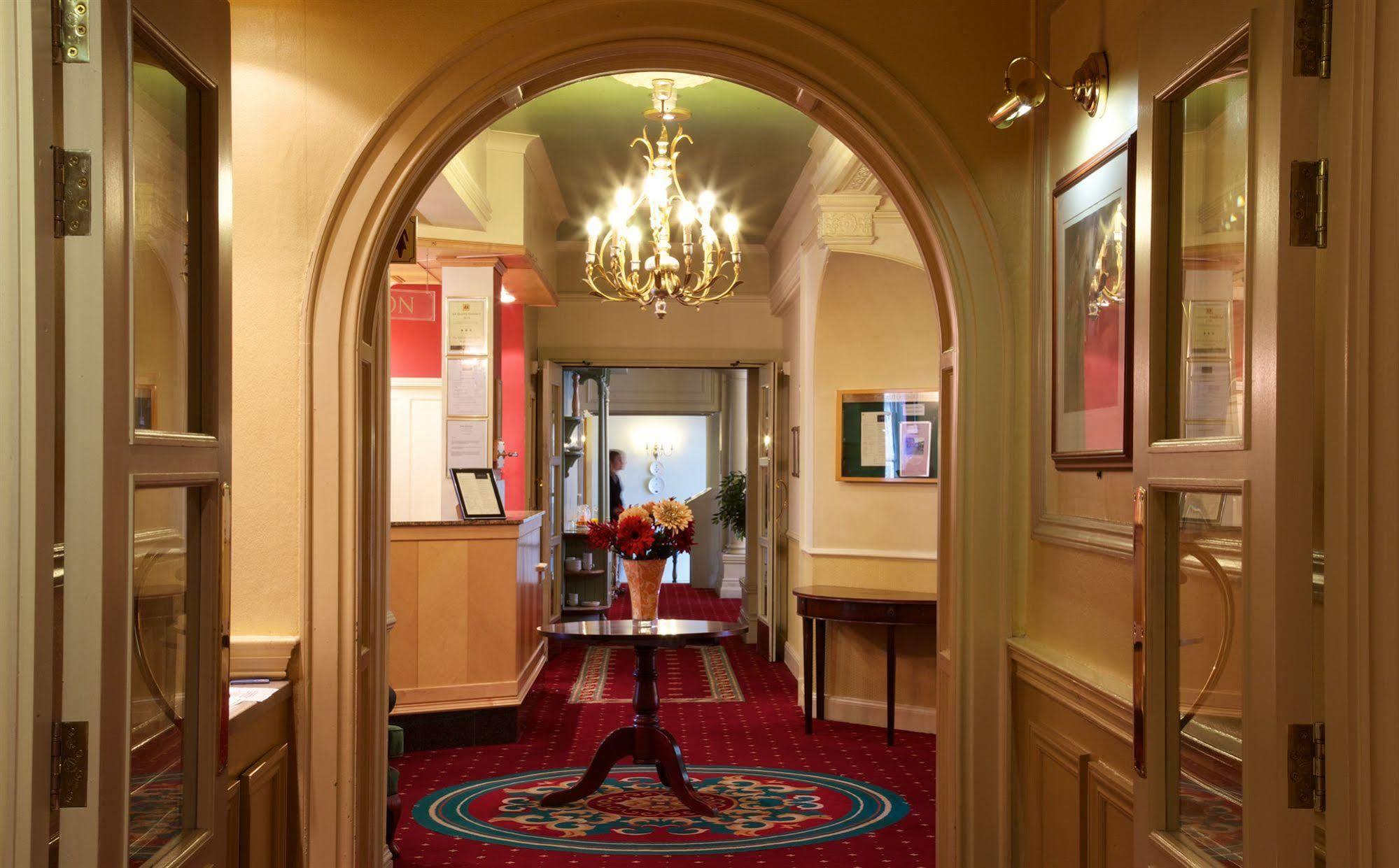 The Rutland Arms Hotel نيوماركت المظهر الخارجي الصورة